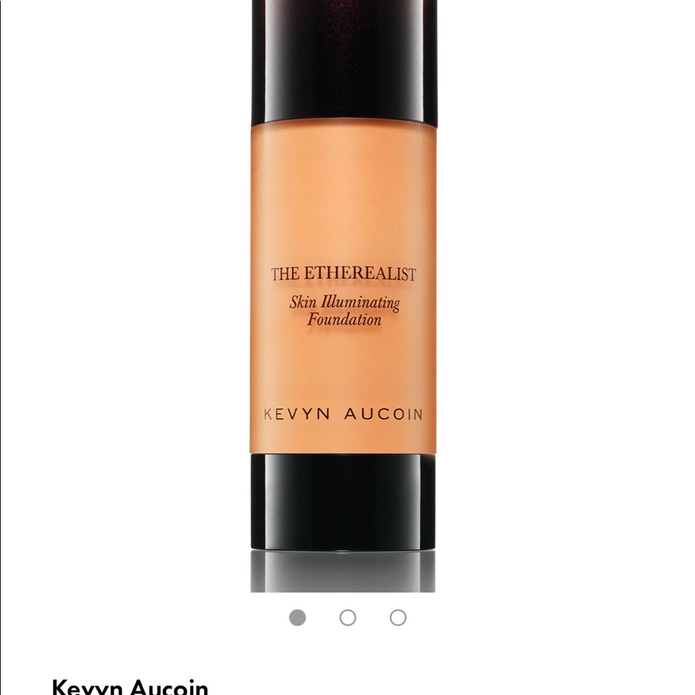 Kevin Aucoin skin illuminating foundation!